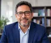 Dr. Luis Mendoza especialista en metodología de investigación